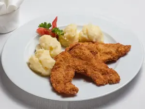 Rántott csirkemell petrezselymes burgonyával